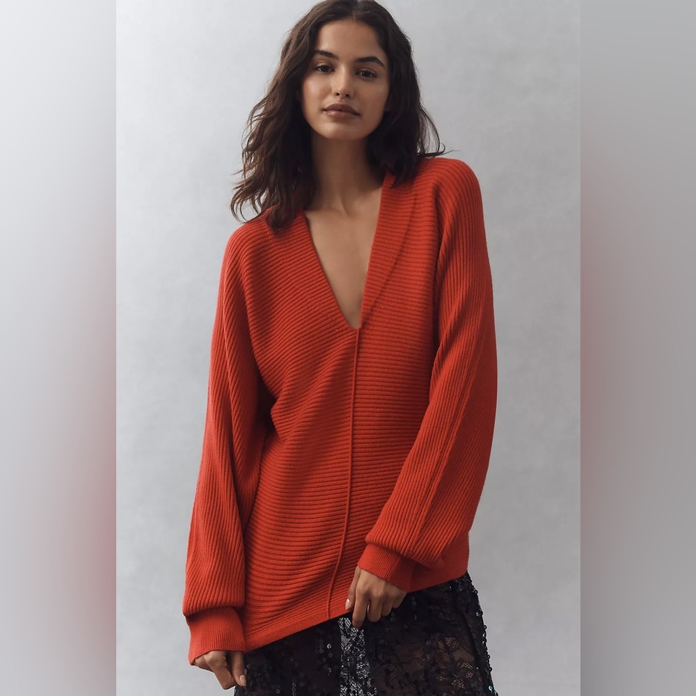 NWT! Anthropologie Maeve Plunge-Neck Seamed Sweater - Size Medium🧁
